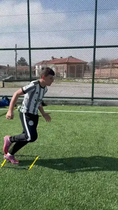 Индивидуална тренировка Become Pro на терен